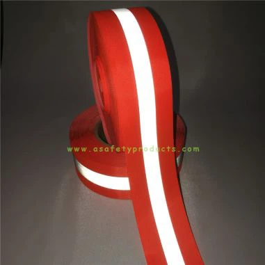 প্রতিফলিত টেপ উপর সেলাই